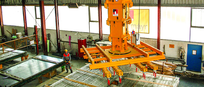 HBC 2 1602-header-applications-industrial-cranes