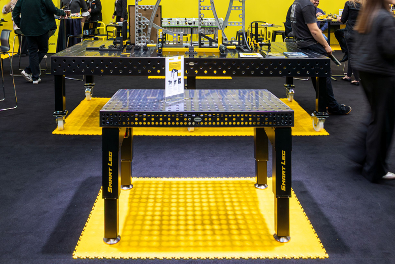 JC-Metal uvede na cesky a slovensky trh svetovou novinku svarovac   stul s chytrymi nohami 3