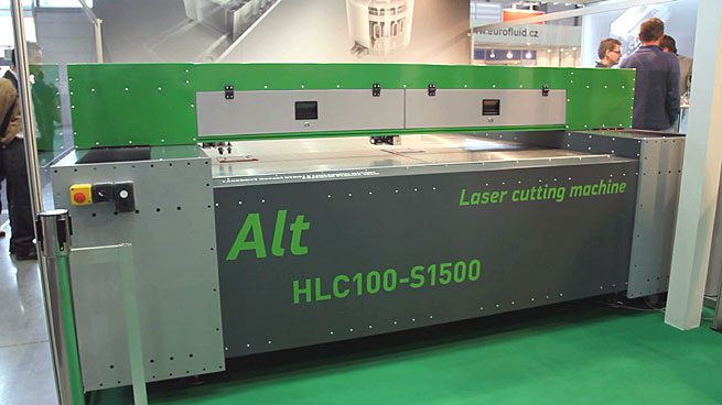 Laser cutting machine