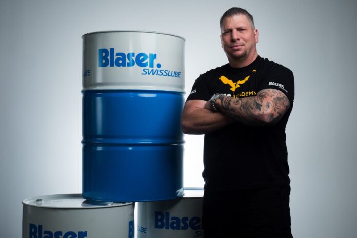 Blaser_Blog_TITAN_BLASER-2018_SHIRT-LOGO-1440x960-min