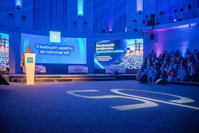 „O budoucím úspěchu se rozhoduje teď.“ Sněm Svazu průmyslu a dopravy ČR zdůraznil nutnost posílit konkurenceschopnost českého průmyslu v evropském i globálním měřítku.