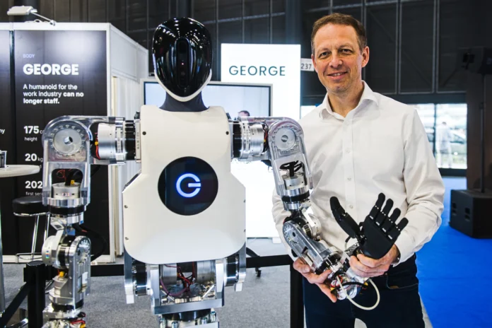 ROBOT - GEORGE ROBOT - GEORGE